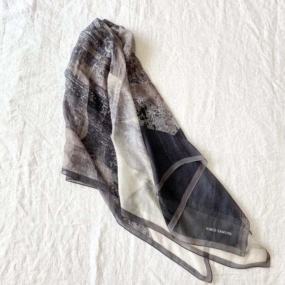 Large Scarf/Shawl by Vince Camuto - Picture 7 of 7